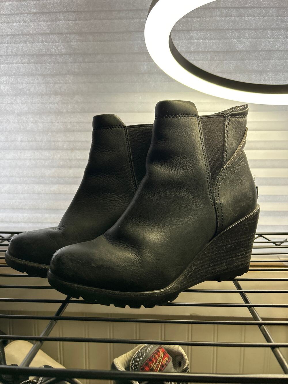 Sorel Black Leather Wedge Booties Gray Accents 7.5 Chic Winter